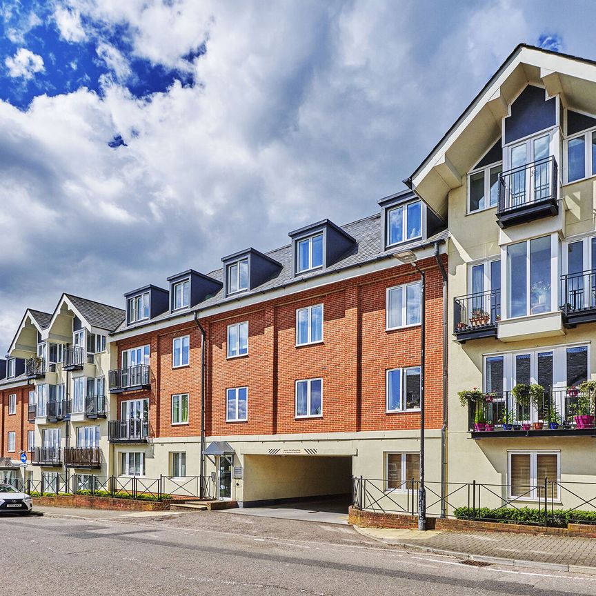 Available part-furnished from 05/12/2025 - Photo 1