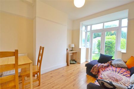 6 bedroom semi-detached house to rent - Photo 3