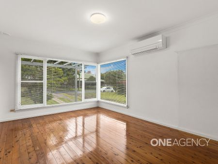 APPEALING 3-BEDROOM HOME WITH COMFORTABLE FEATURES IN ALBION PARK - Photo 3