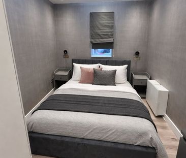 Studio Flat, Alba Gardens, NW11 - Photo 1