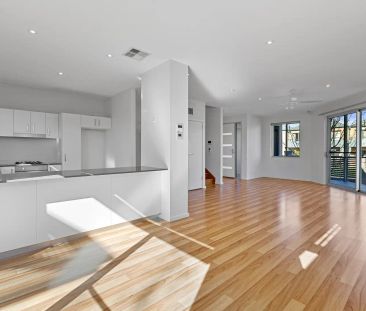 “Stunning Designer Townhouse!” - Photo 1