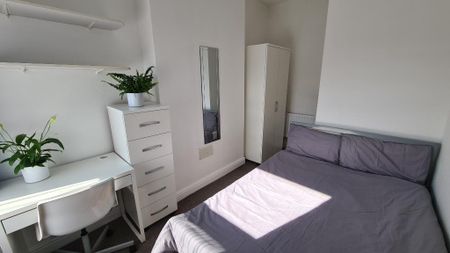 5 bedroom terraced house to rent - Photo 3