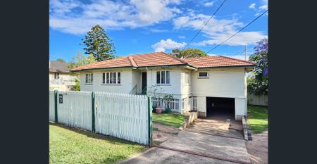 4 Bedroom Family Home in Prime Location - Photo 5