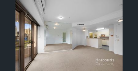 Superb & Sizeable apartment on St Kilda Road! - Photo 5