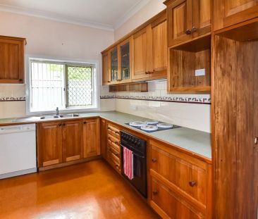 8 Kite Street, Orange. - Photo 1