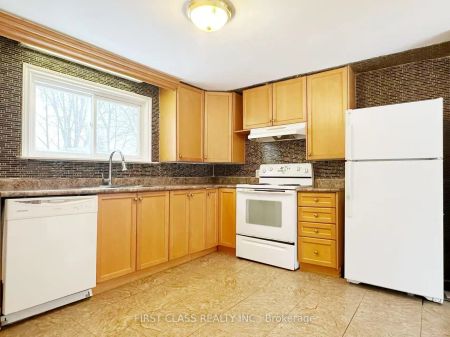 1 Lakeside Cres Avenue #Unit A - Photo 2