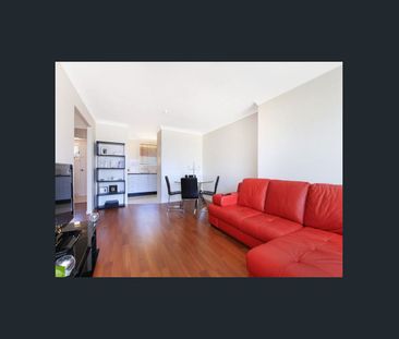 Immaculate 2 bedroom villa - Photo 2