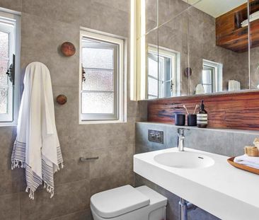 Unique House Like Apartment Enjoying Superb Views - Photo 6