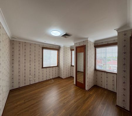 5 Bedroom Family Home in a Prime Location&excl; - Photo 4