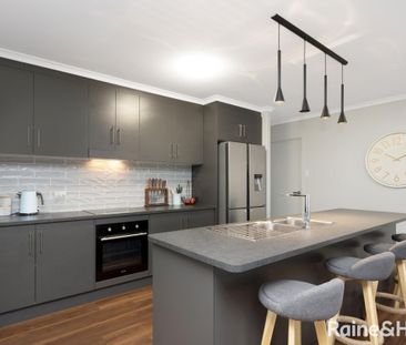 SLEEK & MODERN - Photo 6