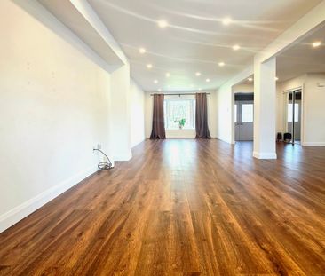 For Lease - 366 Waratah Avenue, Newmarket, Ontario - Photo 2
