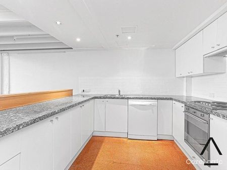 Modern Warehouse Style Two Bedroom Apartment - Photo 2