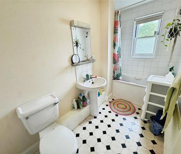 2 bedroom end of terrace house to rent - Photo 4