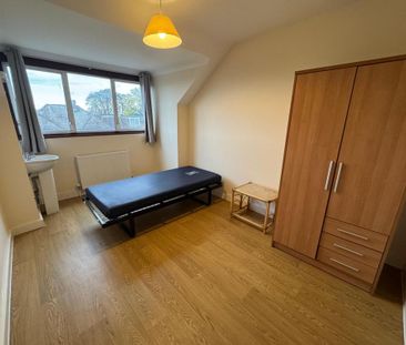 1 bedroom in a house share to rent - Photo 4