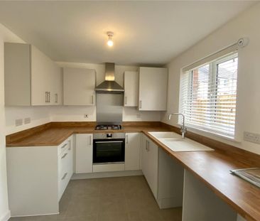 3 bedroom semi-detached house to rent - Photo 6