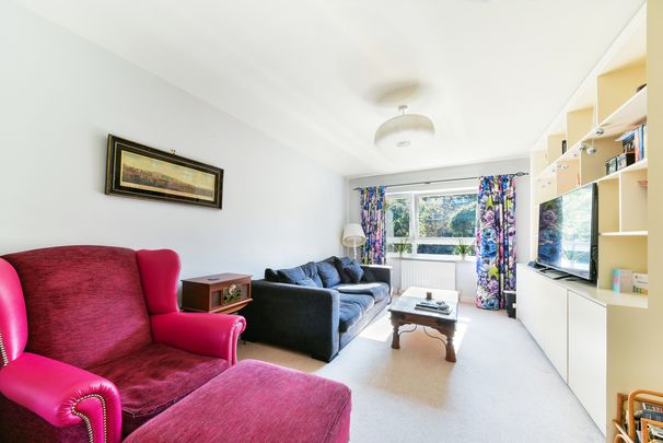 Garrick Close, SW18, London - Photo 1