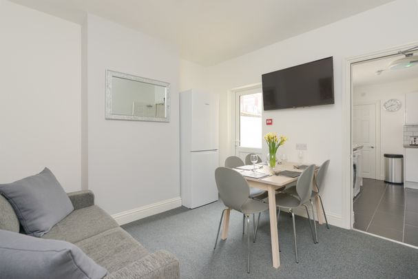 Richmond Road Room 3 - Photo 1