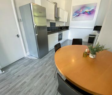 5 bedroom semi-detached house to rent - Photo 6