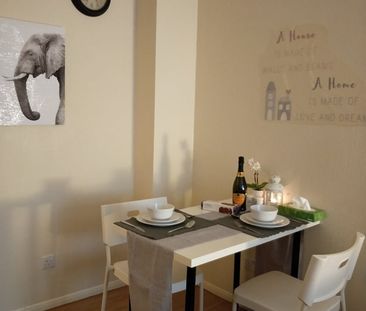 1 Bed Flat, Windmill Place, EH8 - Photo 3
