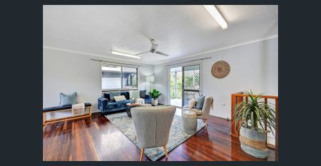 A charming 2-level Home – Great Location - Photo 5