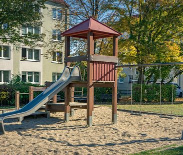 3-Raum-Wohnung mit Badewanne, Spielplatz in der Umgebung - Photo 2