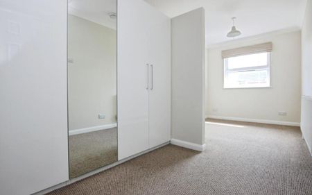 Ocean are proud to offer this unique four bedroom detached home to the market on an unfurnished basis and available in April 2026. - Photo 5