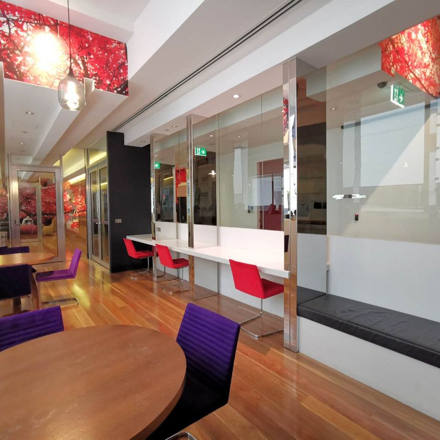 The Quays - North Tower Fully Furnished 1 bedroom Plus 1 study Apartment - Photo 1