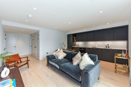 2 Bedroom Apartment, Ganton Street W1F - Photo 2