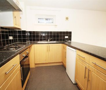 Ground floor flat to rent - Photo 5