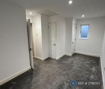 2 bedroom semi-detached house to rent - Photo 4