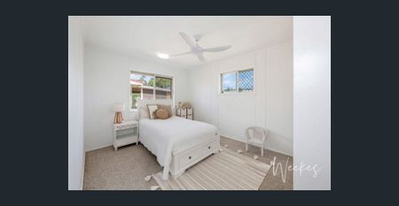 CHARMING BRICK HOME IN POPULAR LOCATION! - Photo 3