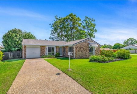 Fully Renovated Family Home on a Prime Corner Block - Photo 5