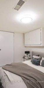 Very spacious affordable unit high ceilings + den! - Photo 3