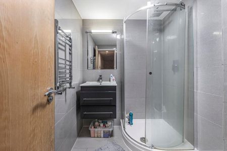 3 bedroom flat to rent - Photo 5