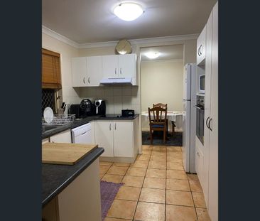 Room 3/5 Jillian Place, Wynnum West, Qld 4178 - Photo 3