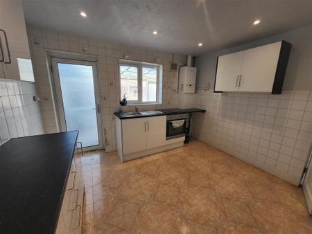 2 bedroom property to rent - Photo 4