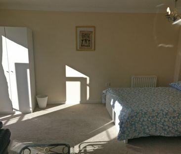 Room in a Shared House, The Pavilions, BS4 - Photo 1