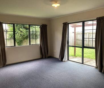 12 Tralee Place, Hamilton East — - Photo 1