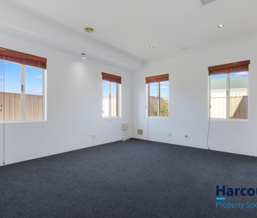 Freshly Updated 4-Bedroom Family Home in a Peaceful Port Kennedy Lo... - Photo 2