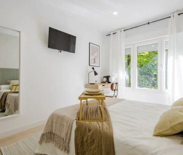 Room in a shared 5-bedroom apartment for rent in Castellana. - Photo 5