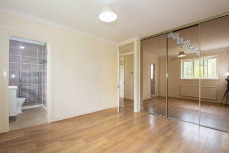 5 bedroom detached house to rent - Photo 5