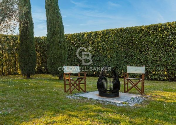 viale apua, Pietrasanta, Tuscany 55045