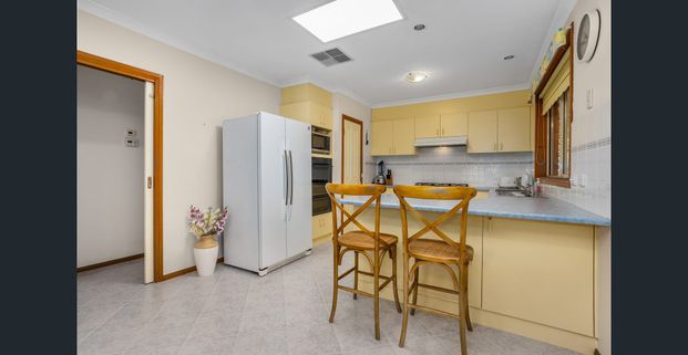 Spacious Family Home Opposite Altona Meadows Reserve - Photo 1