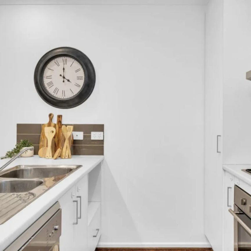Modern & Low-Maintenance Living in Elizabeth East - Photo 1