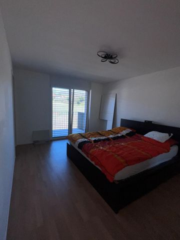 Grand appartement de 4,5 pièces dans un quartier récent - Photo 3