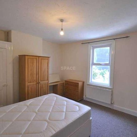 Southampton Street, Reading, Berkshire, RG1 - Photo 1