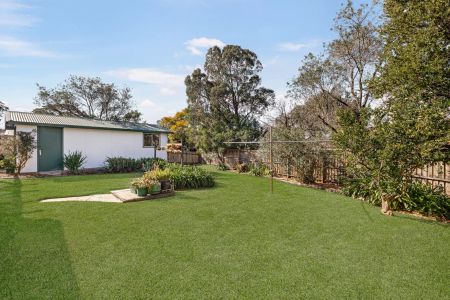 Cute and Cosy Home in Lalor Park! - Photo 4