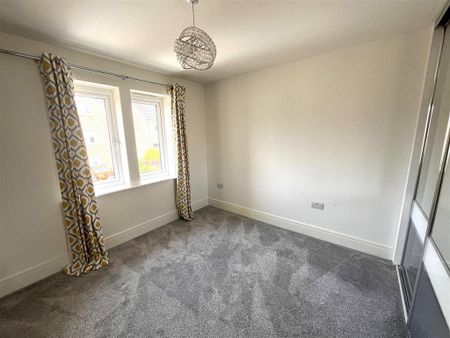 4 bedroom detached house to rent - Photo 5