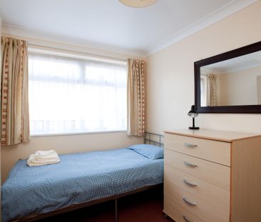 The Silvers, Broadstairs (2) Kent CT10 2PF - Photo 1