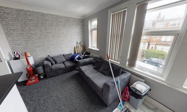 3 bedroom flat to rent - Photo 1